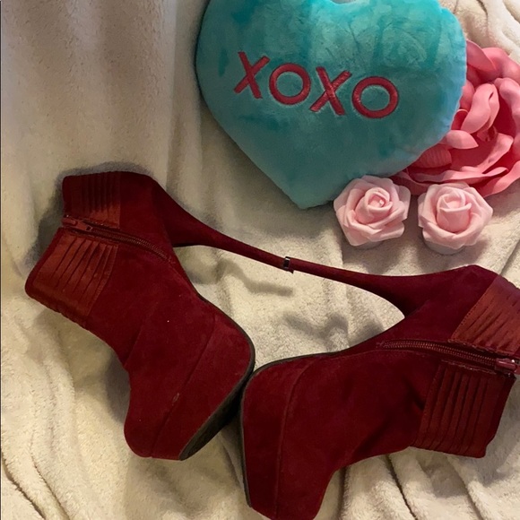Sold to autumnallen562 Bamboo red velvet booties - Picture 6 of 11